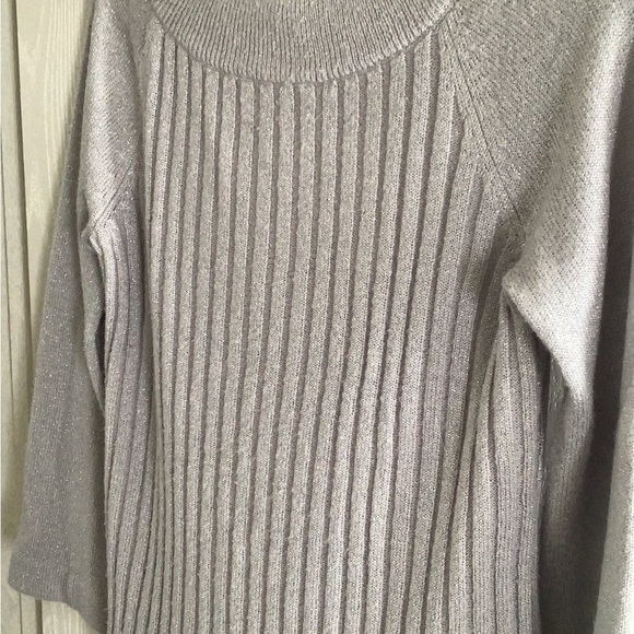 Sweater by Designers Originals silver sparkly crewneck ribbed medium - Picture 5 of 10